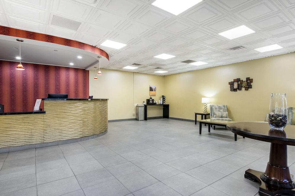 Quality Inn & Suites Charleston - Civic Center Exteriér fotografie